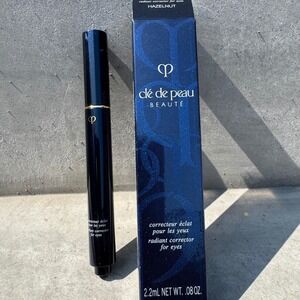 Clé de Peau Beauté Radiant Corrector for Eyes Hazelnut .08 oz‎
